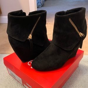 Black Suede-like Wedge Booties